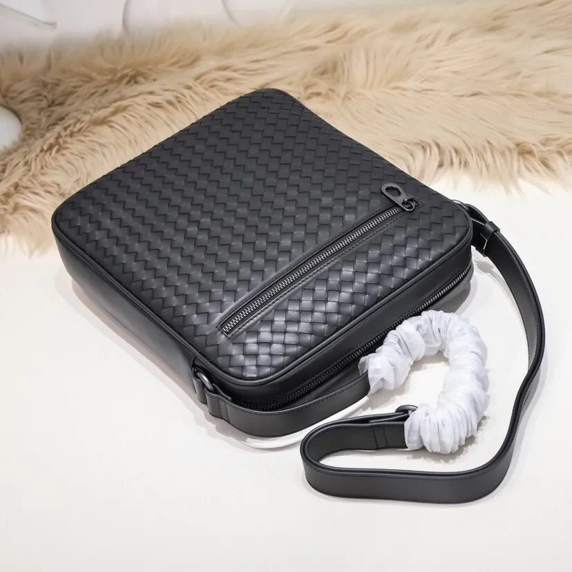 All categories 💚 Top version men’s bags 💚 BV 2024 new BV crossbody bag